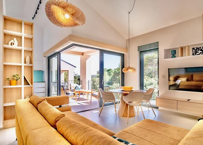 Azure Breeze Artatore Apartment