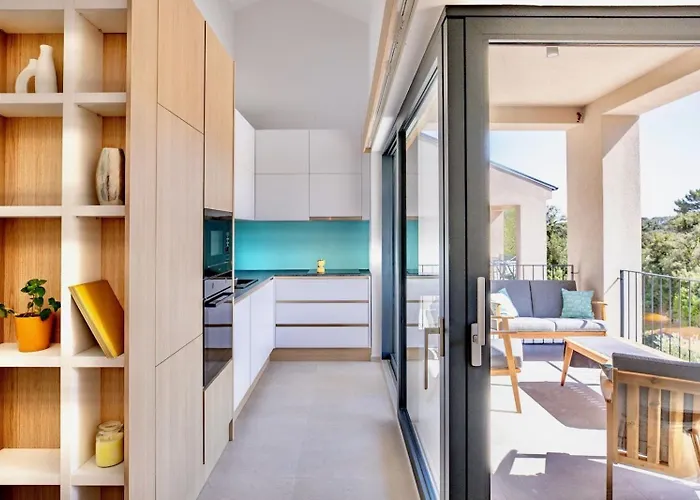 Apartment Azure Breeze Artatore Čunski