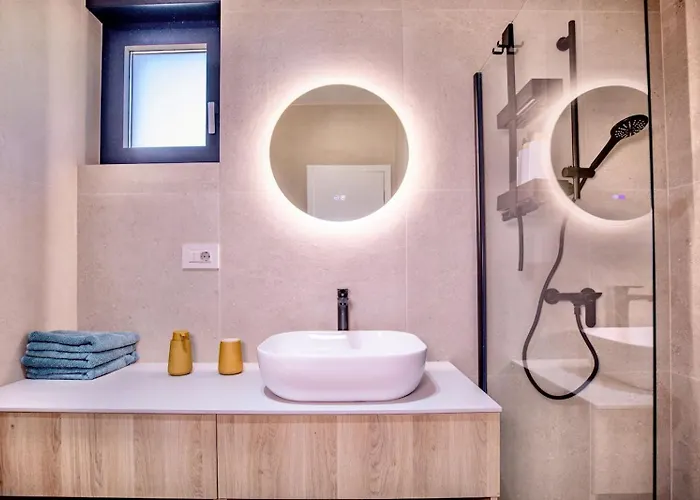 Azure Breeze Artatore Apartment