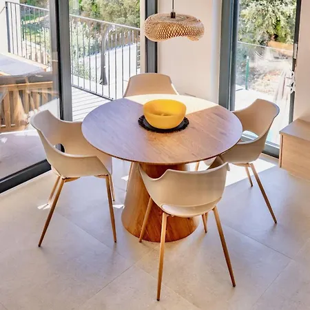 Azure Breeze Artatore Apartment