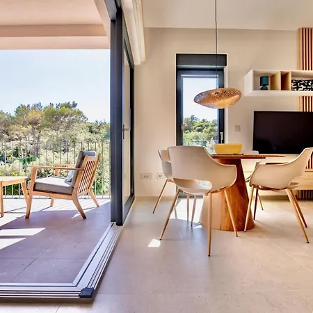 Azure Breeze Artatore Apartment Cunski