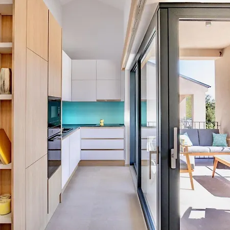 Apartment Azure Breeze Artatore Cunski