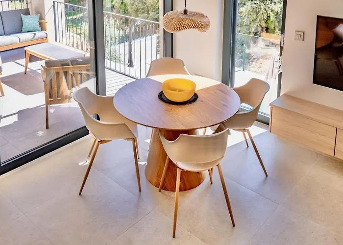 Azure Breeze Artatore Apartment